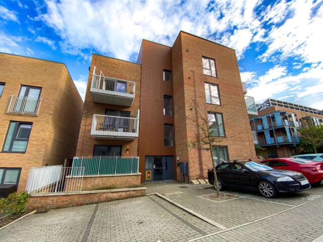 Luxury Campbell Park Apartments In Central Mk With Balcony, Free Parking & Smart Tv With Netflix By Yoko Property Milton Keynes Exterior foto